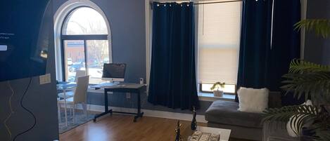 Älytelevisio, videopelejä, tietokoneen näyttö, tulostin