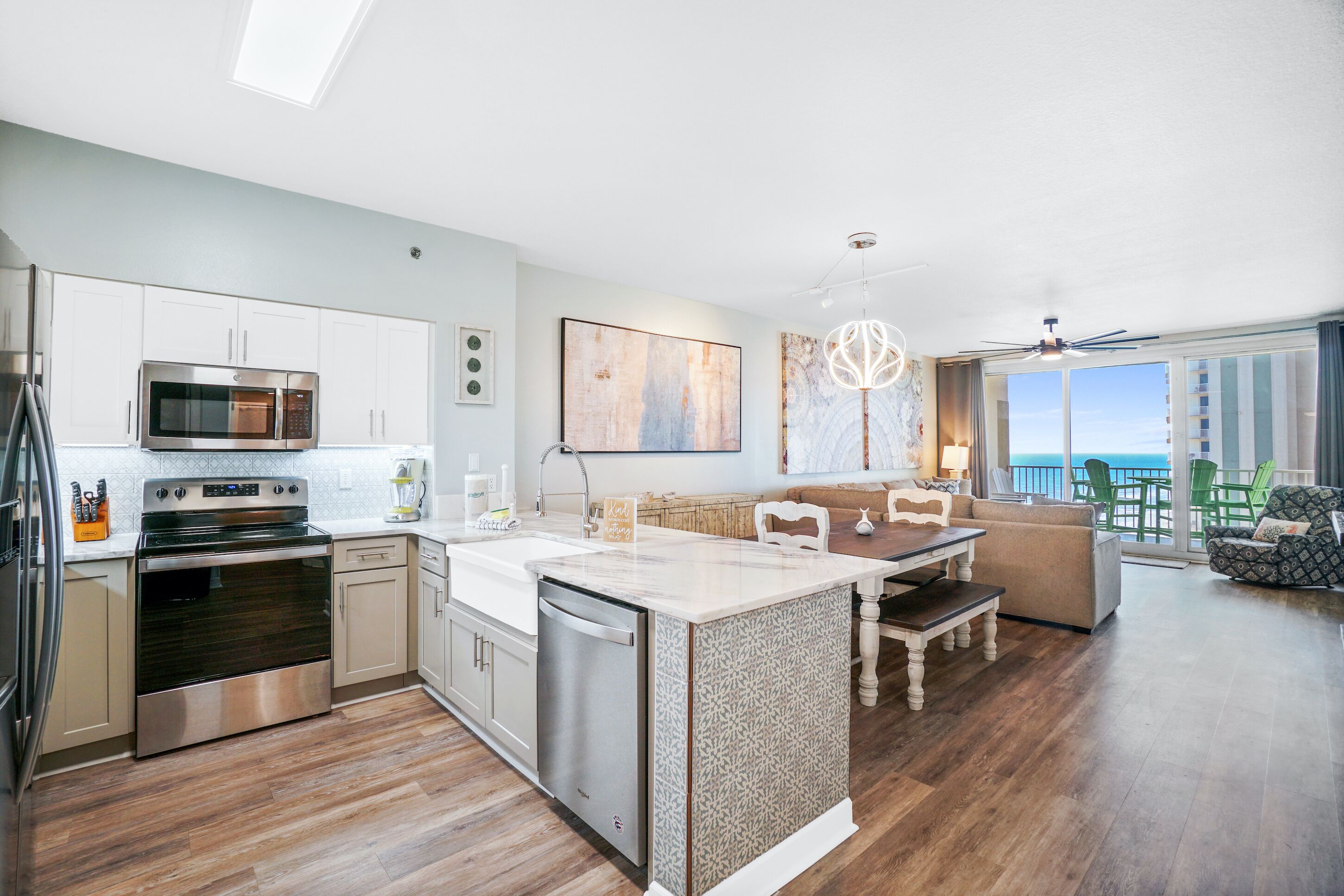 Beachfront - Sleeps 10! Huge Lagoon Pools, Hot Tubs, Indoor Pool, Private Beach