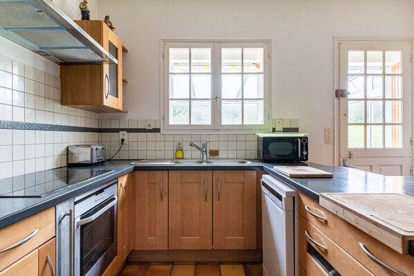 Réfrigérateur, micro-ondes, four, lave-vaisselle