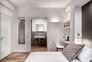 3 habitaciones, tabla de planchar con plancha, wifi y ropa de cama
