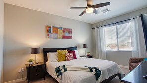 3 bedrooms, iron/ironing board, free WiFi, bed sheets - Penthouse The Cays! Resort Style Living in Ocotillo! (Chandler)