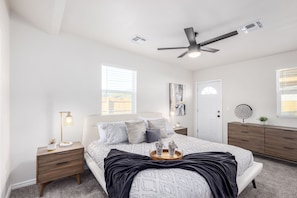 2 habitaciones, escritorio, tabla de planchar con plancha y wifi gratis