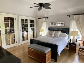 4 soveværelser, skrivebord, strygejern/strygebræt, gratis Wi-Fi