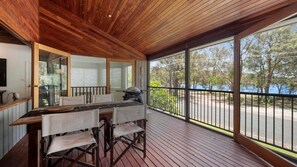 Dining - Lakeside Lodge - Fabulous Waterfront Holiday (Laurieton)