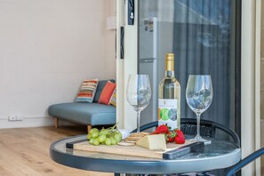 Food and drink - Chateau McNally - In the heart of Lancelin (Lancelin)