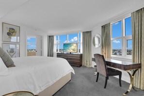 2 habitaciones, escritorio, tabla de planchar con plancha y wifi