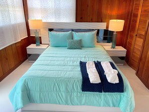 Apartment (1 Bedroom) | 1 bedroom, iron/ironing board, WiFi, bed sheets
