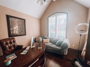 Smart TV, books, printers - Luxury waterfront home near Patricia island with hot tub and dock! (Grove)