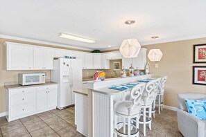 Fridge, microwave, oven, stovetop - Karen's Island Retreat- Oceanwalk 7204 / 105 SE 58th Street (Oak Island)