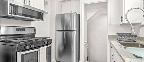 冷蔵庫、コーヒー / ティーメーカー