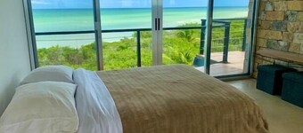 Ocean Villa. 100feet from beach and private