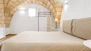 1 Schlafzimmer, BĂŒgeleisen/BĂŒgelbrett, kostenloses WLAN, BettwĂ€sche