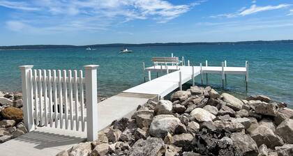 The Castle Cottage - 63 Beach - Weque - Private Lake Access