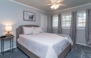 3 bedrooms, iron/ironing board, travel crib, free WiFi