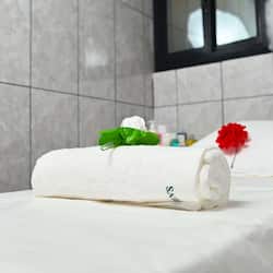 Un sauna, baño turco, tratamientos corporales, masajes deportivos
