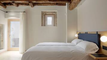 Studio suite | Een bureau, een laptopwerkplek, gratis wifi, beddengoed