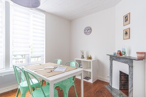 Dining - Le Clyde - Spacious 2-room apartment in the heart of Honfleur (Honfleur)