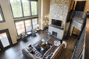 Smart TV, fireplace, foosball - New, Secluded Lodge with Amazing Forest Views Wrap-Around Deck & Open Living (Lead)