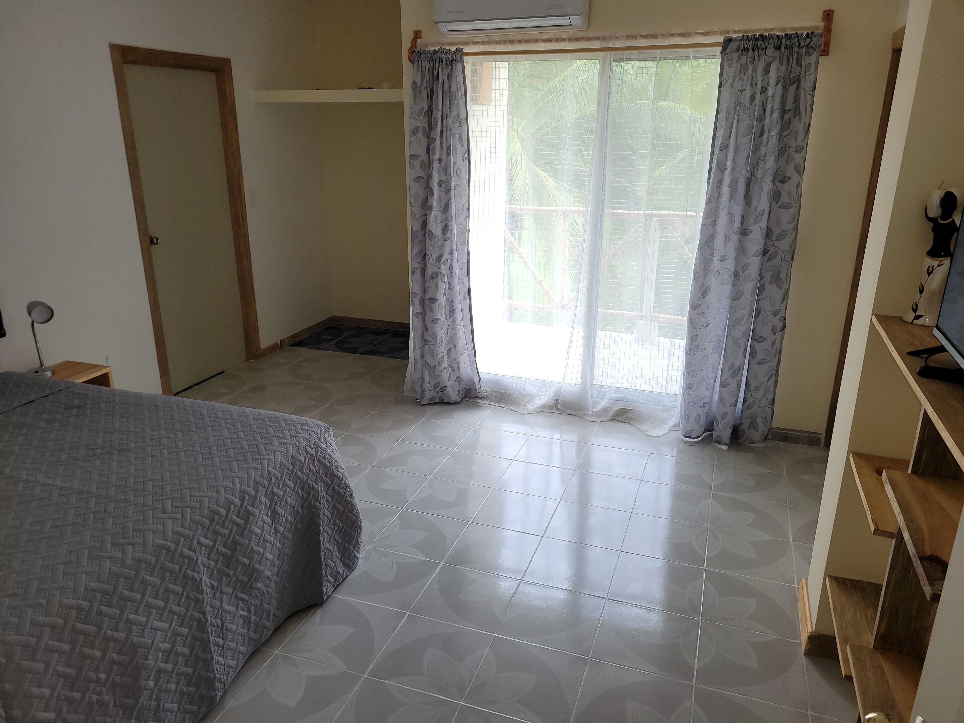 3 chambres, bureau, Wi-Fi gratuit, draps fournis