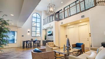 Condo, 3 Bedrooms | Interior