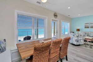 Dining - Beach Fantasies B~ Fabulous, Spacious, beachfront (Mexico Beach)