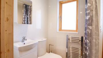 Cottage | Bathroom | Shower