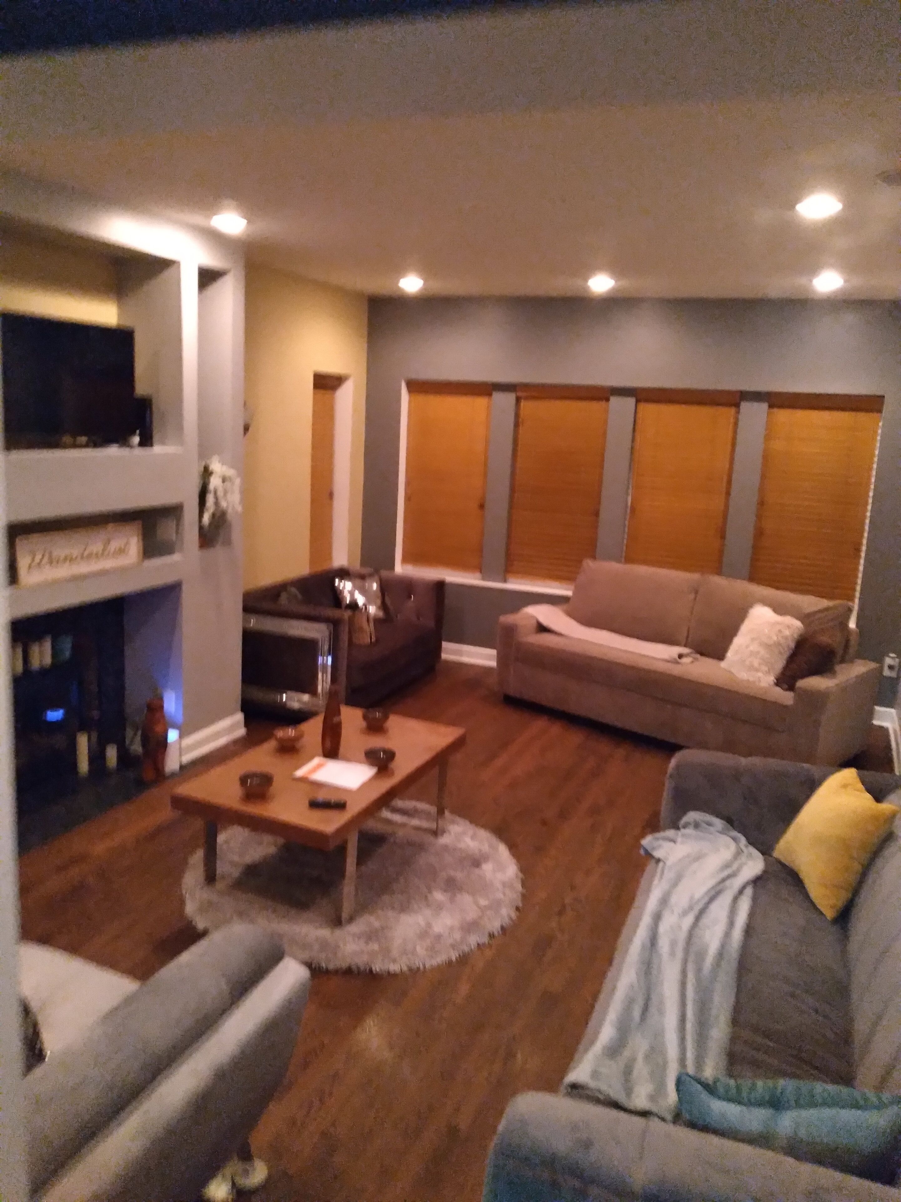 BEAUTIFUL 4/20 FRIENDLY 2 BEDROOM DUPLEX IN SIZZLING SOUTH SHORE