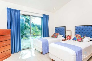 6 bedrooms, laptop workspace, iron/ironing board, travel crib