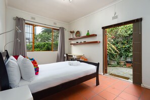 2 dormitorios, escritorio, tabla de planchar con plancha y wifi