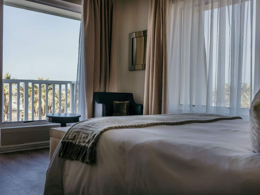 Habitación Confort con 1 cama doble o 2 individuales | Minibar, caja fuerte, espacio para trabajar con un portátil