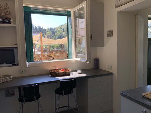 Old Country Sea View Apartment