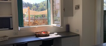 Old Country Sea View Apartment