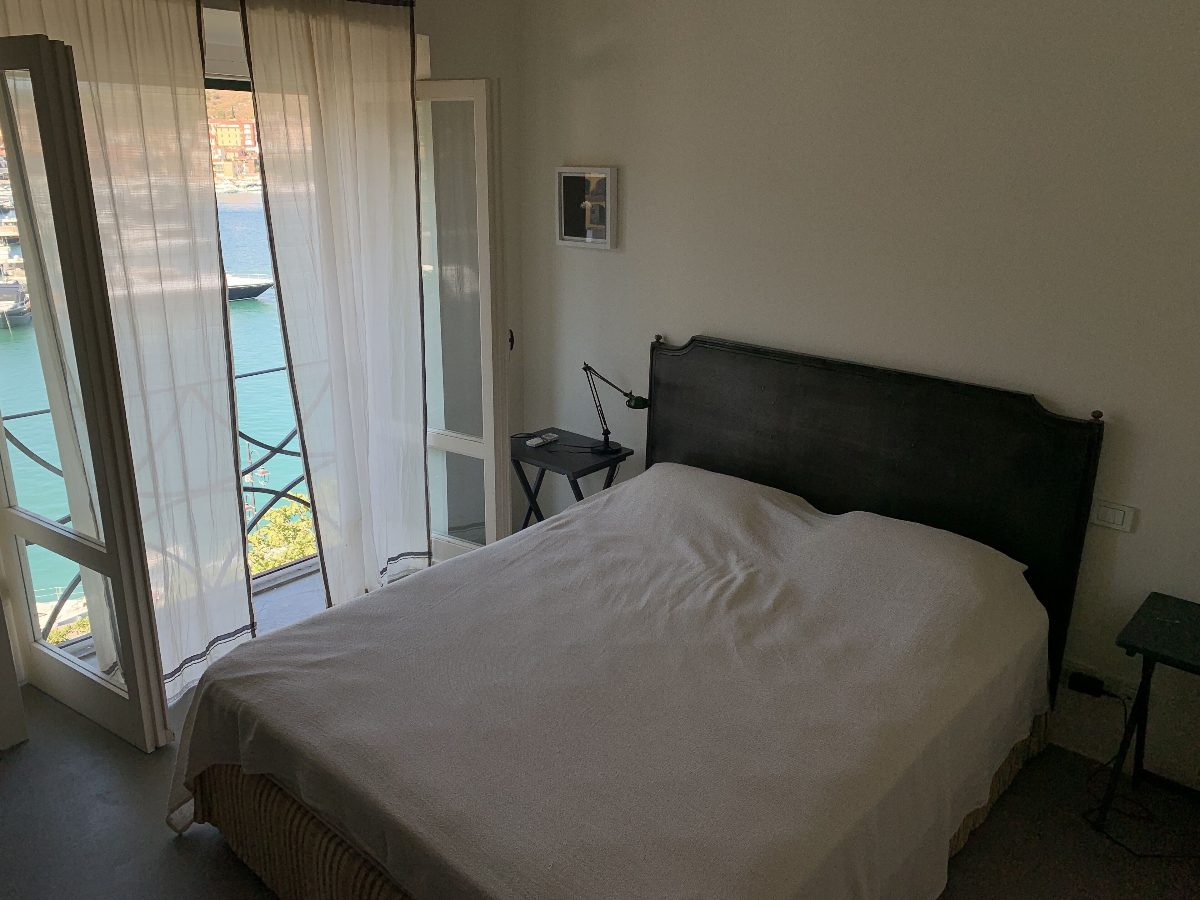 4 chambres, fer et planche à repasser, draps fournis