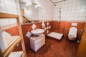 Villa (Four Bedroom villa Alpe Adria) | Bathroom