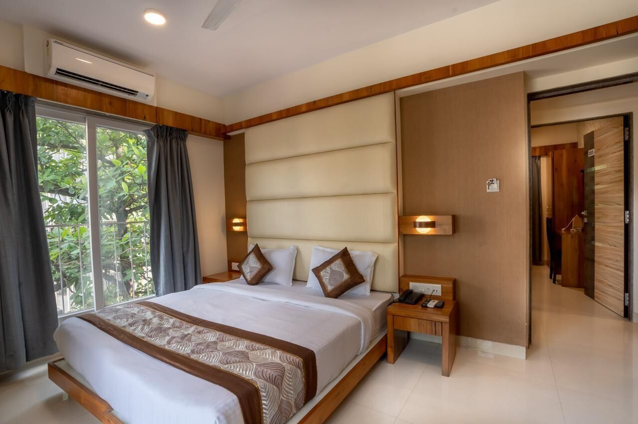 2 bedroom apartment near Mumbai Airport