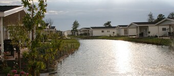 LUXURY CHALET FOR 5 PEOPLE WITHIN WALKING DISTANCE OF THE SEA AND BEACH