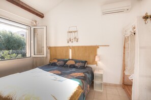2 bedrooms, iron/ironing board, free WiFi