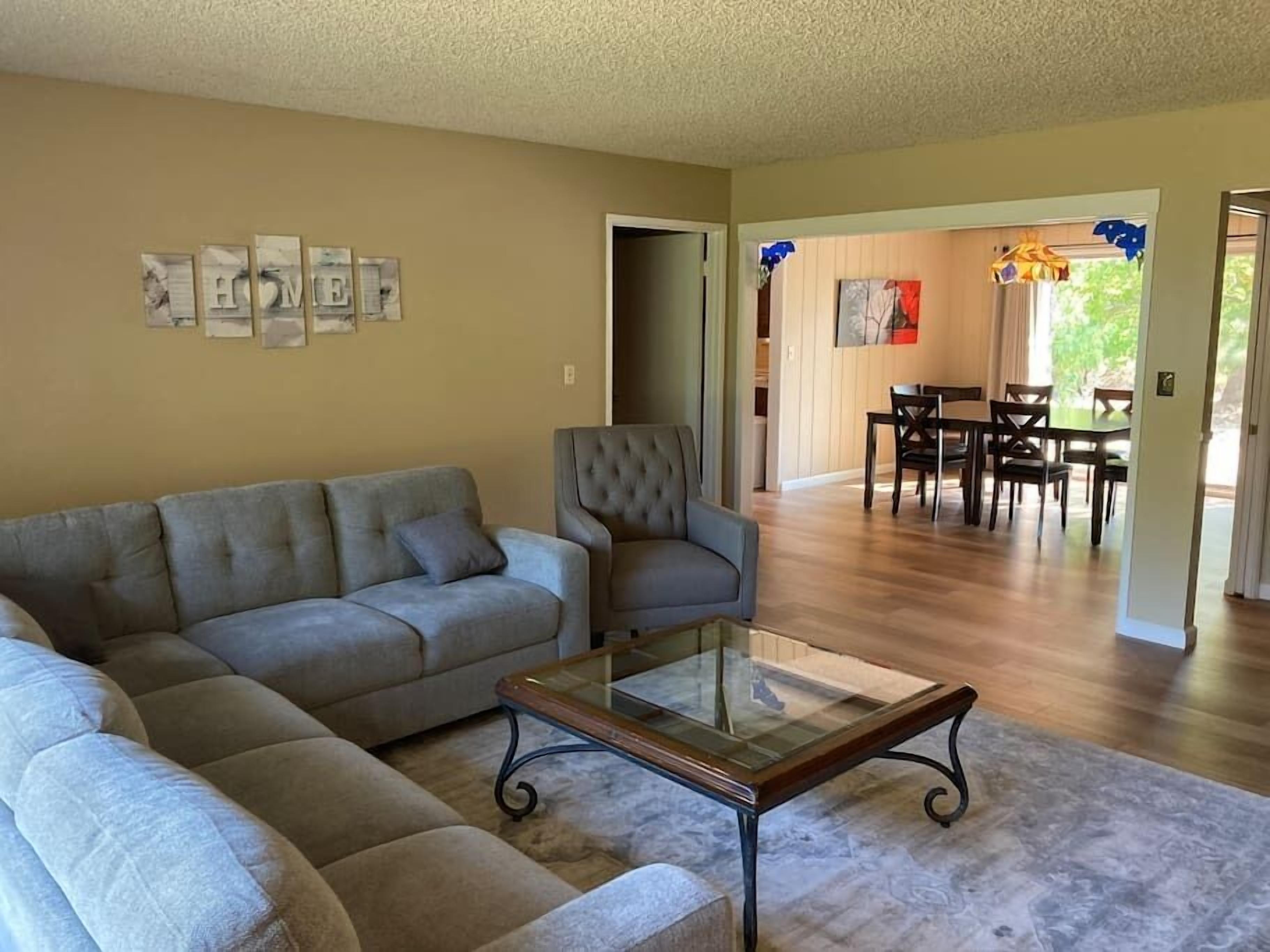 Oakview Getaway! Near Yosemite! 10min to Oakhurst.