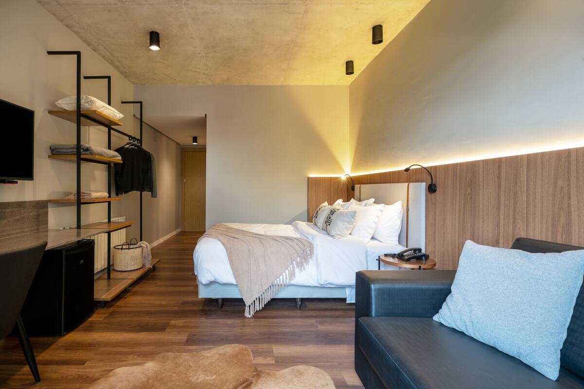 basic double or twin room | 1 bedroom, minibar, in-room safe, individually decorated