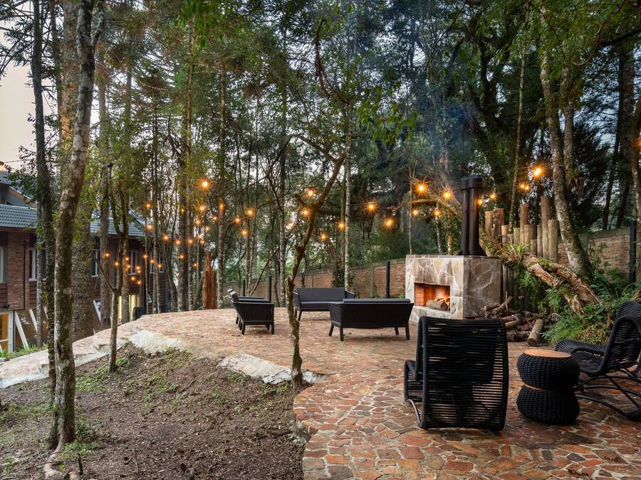 Deluxe Quadruple Room | Fireplace