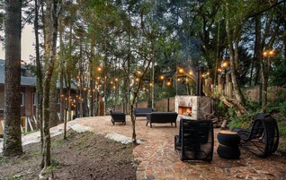 Deluxe Quadruple Room | Fireplace