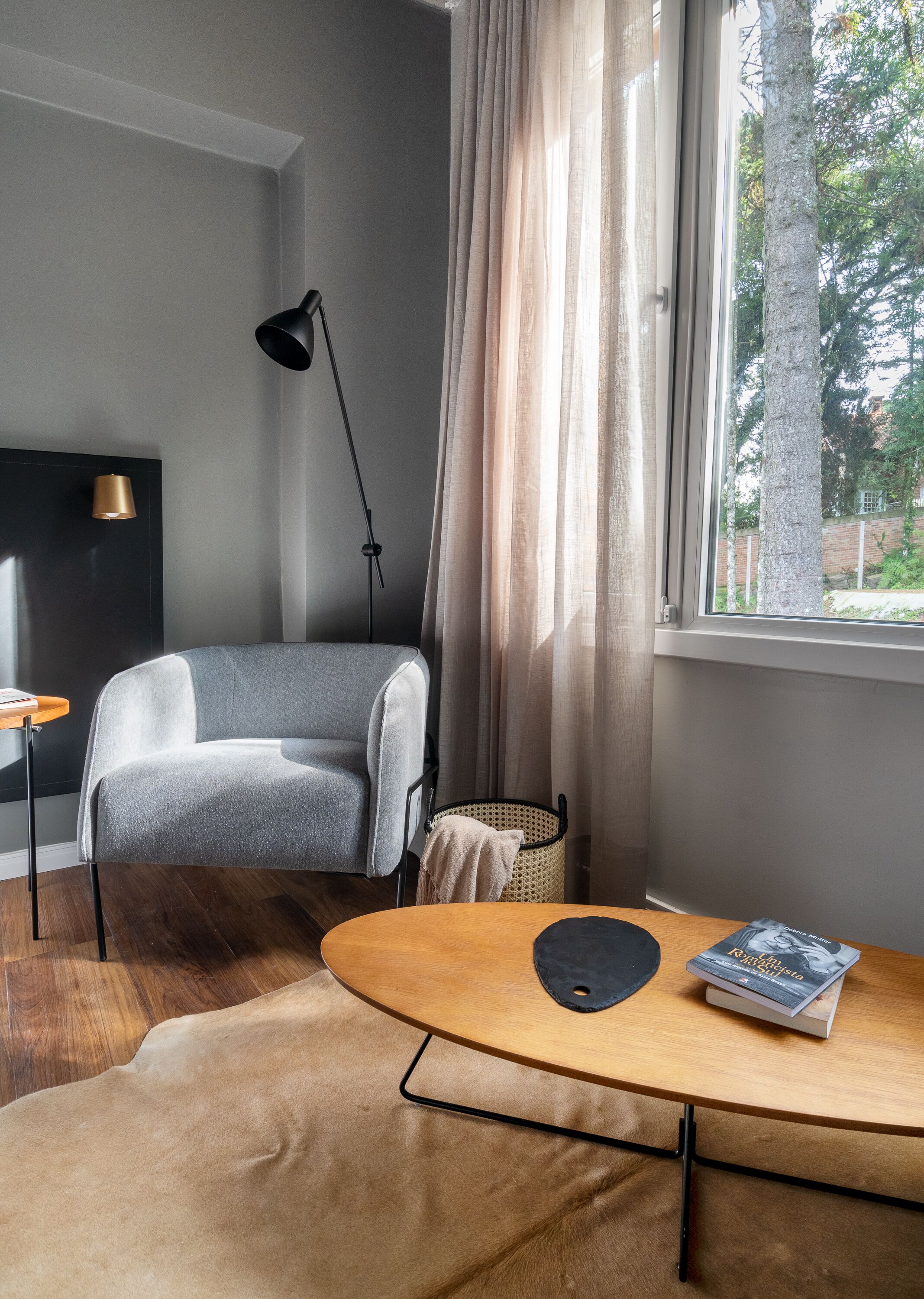 design double room | living area | 40-inch smart tv with cable channels, tv