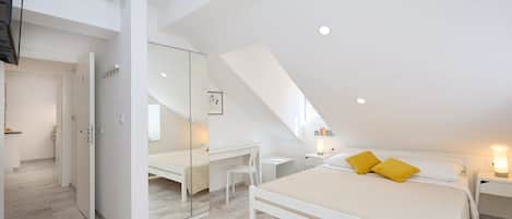 2 chambres, fer et planche à repasser, Wi-Fi gratuit, draps fournis