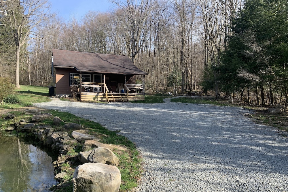 Cabin w/ Hot Tub on Small Pond