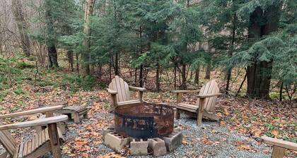 Cabin w/ Hot Tub on Small Pond