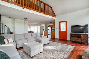 Smart-TV, Kamin, Arbeitsbereiche