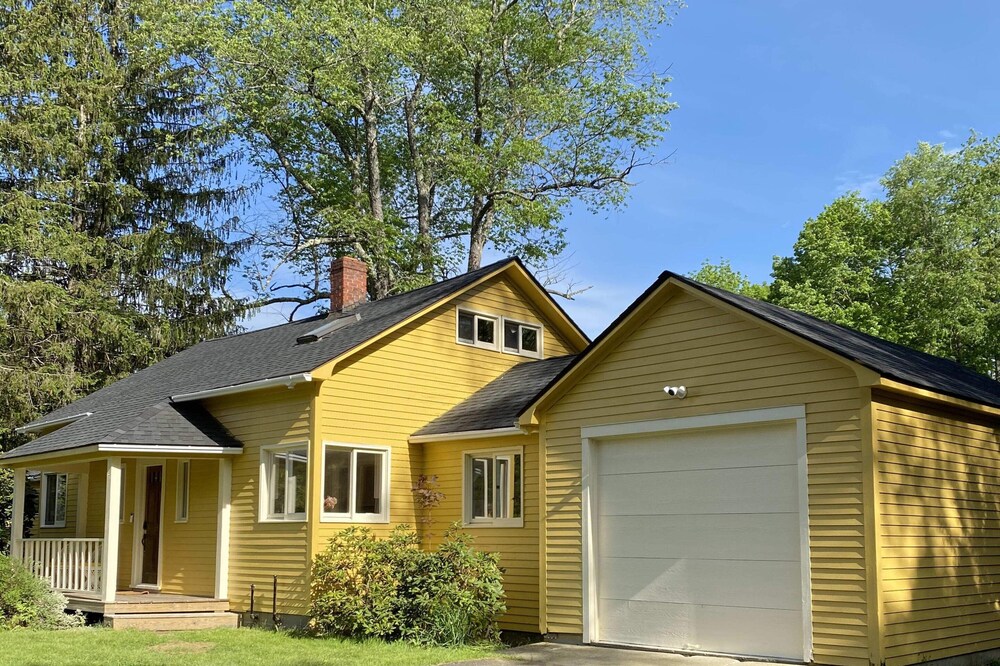 Canary House: ski house near Butternut!