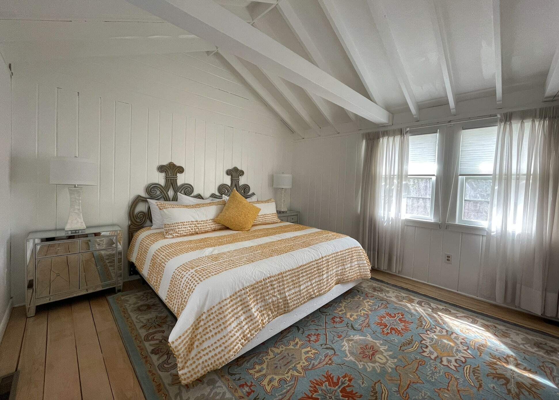 Canary House: ski house near Butternut!