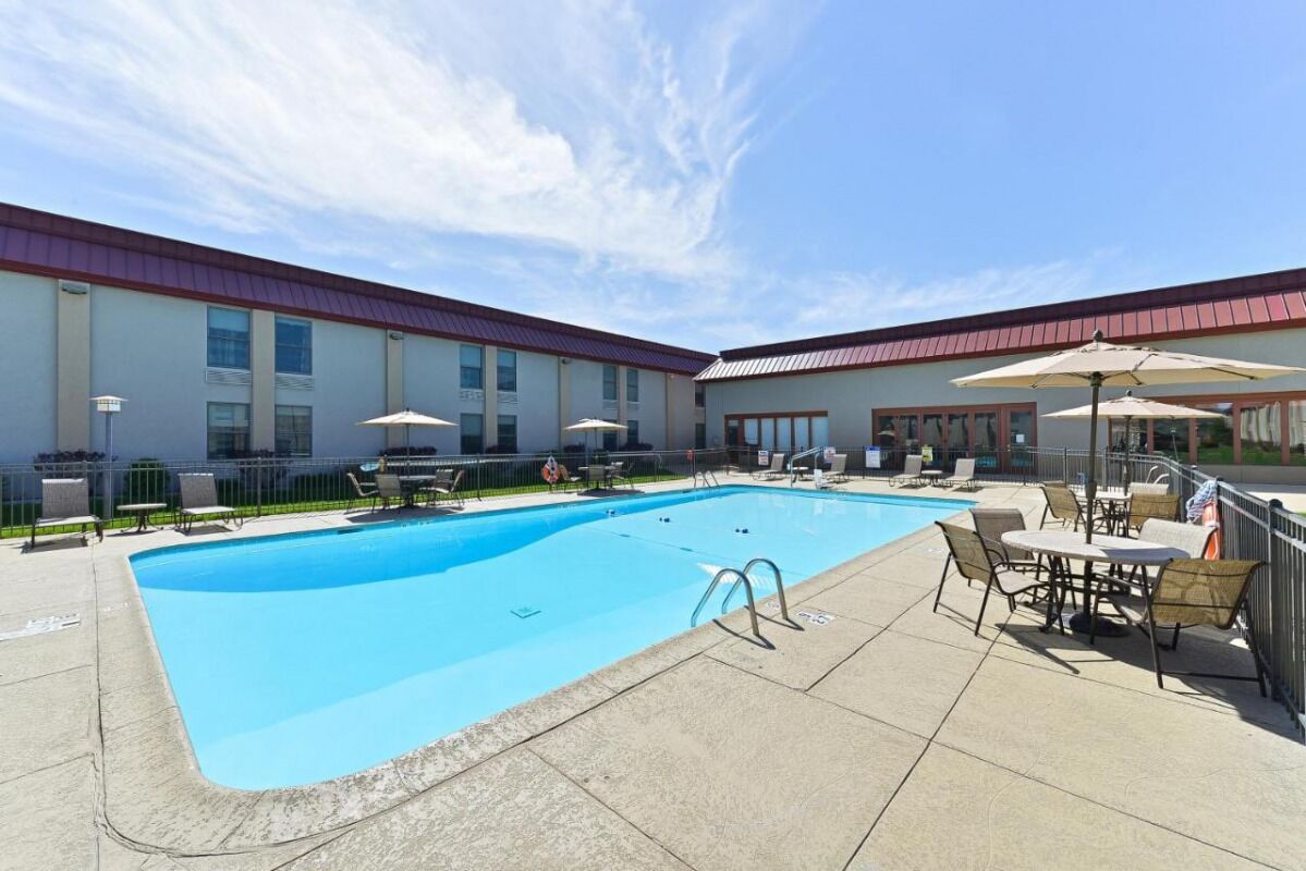 Perfect Vacation! 4 Comfortable Units, Walk to Buffalo Bill Center of the West