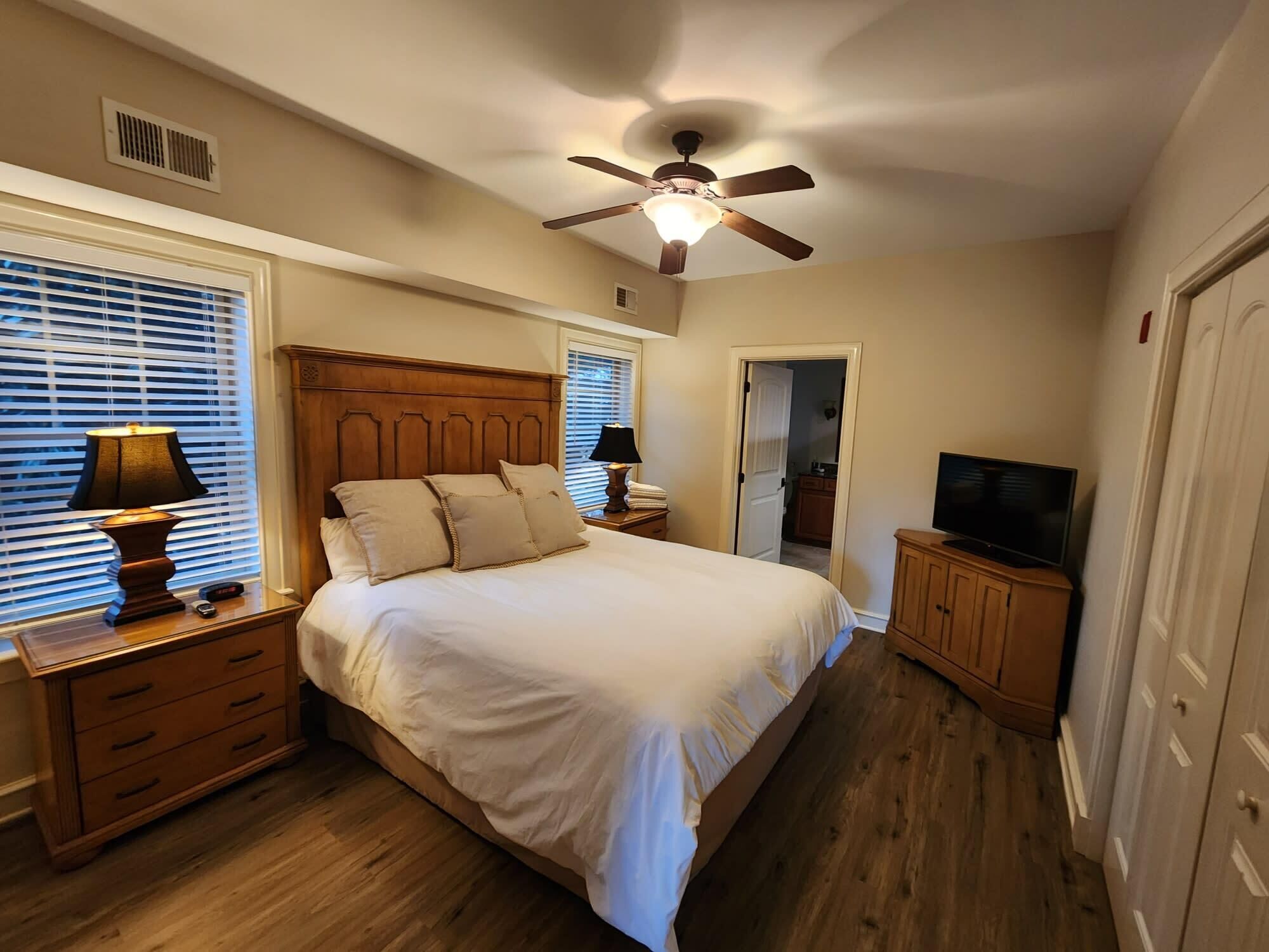 New listing! Riverstone Resort 1BR Condo! 24/7 Pool! Game Area!